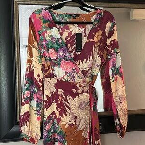 Lulu’s Put on a Smile Burgundy Floral Satin Wrap Maxi Dress‎ Medium New w/Tags